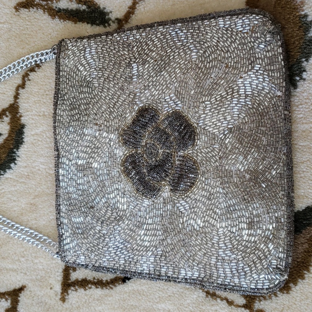 Vintage Hand Beaded unbranded Purse Made in Korea (50s) silver 3D bead flower